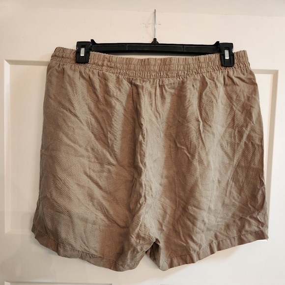 Oat New York waistband front tie shorts. Size X-Large.  Nwt - Picture 2 of 2